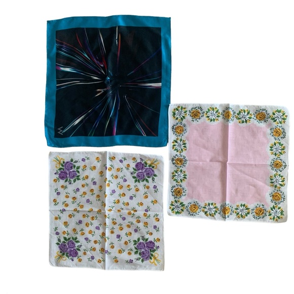 Lot of 3 Ladies Handkerchiefs - Picture 2 of 11
